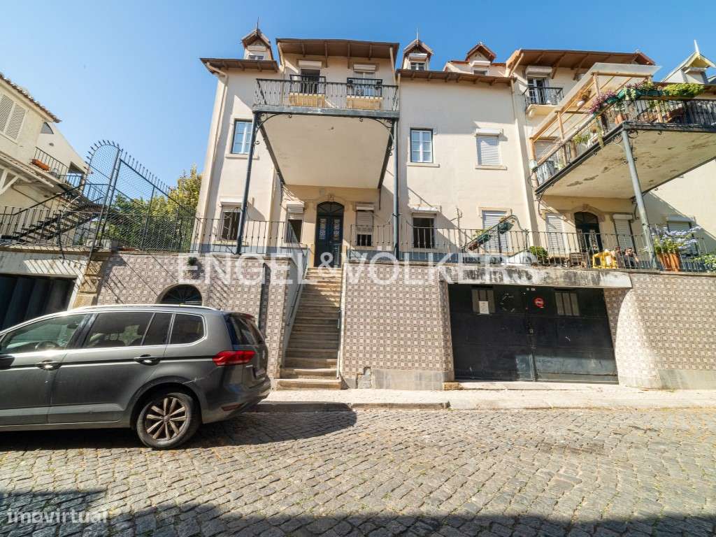 Apartamento por Remodelar com jardim na Graça-33