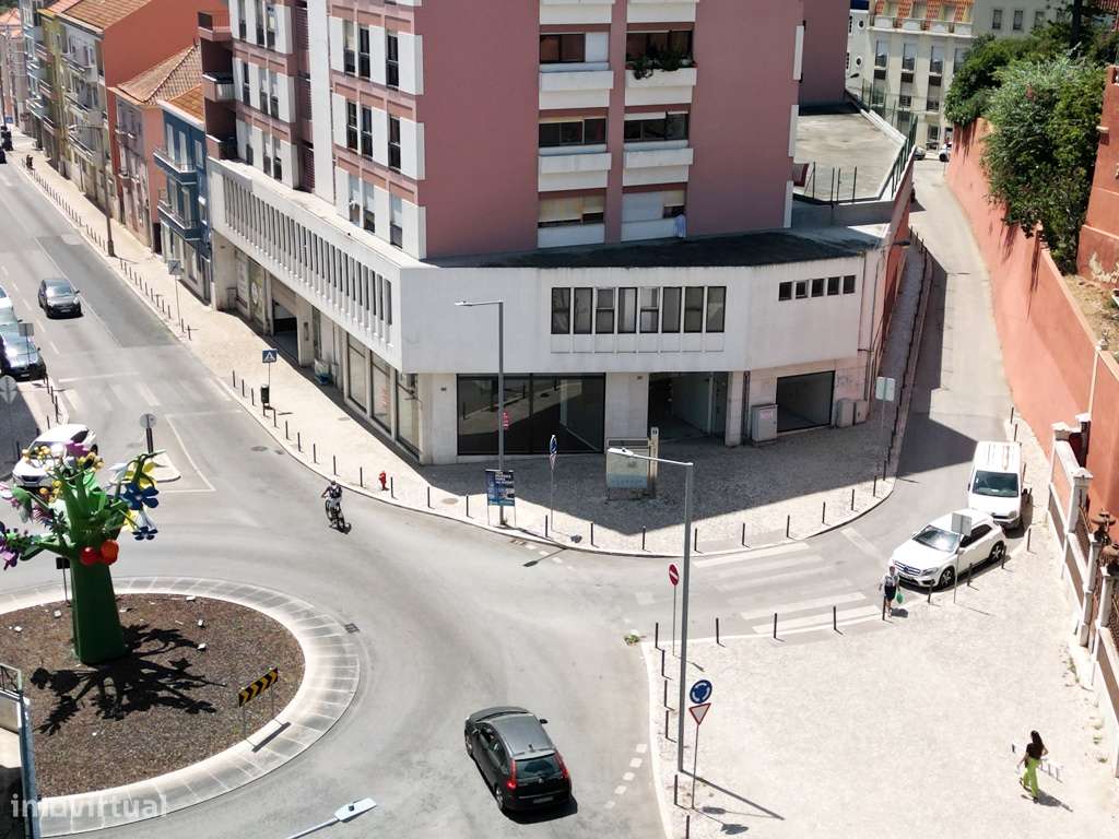 Loja com Excelente visibilidade no Centro de Setúbal - Grande imagem: 3/5