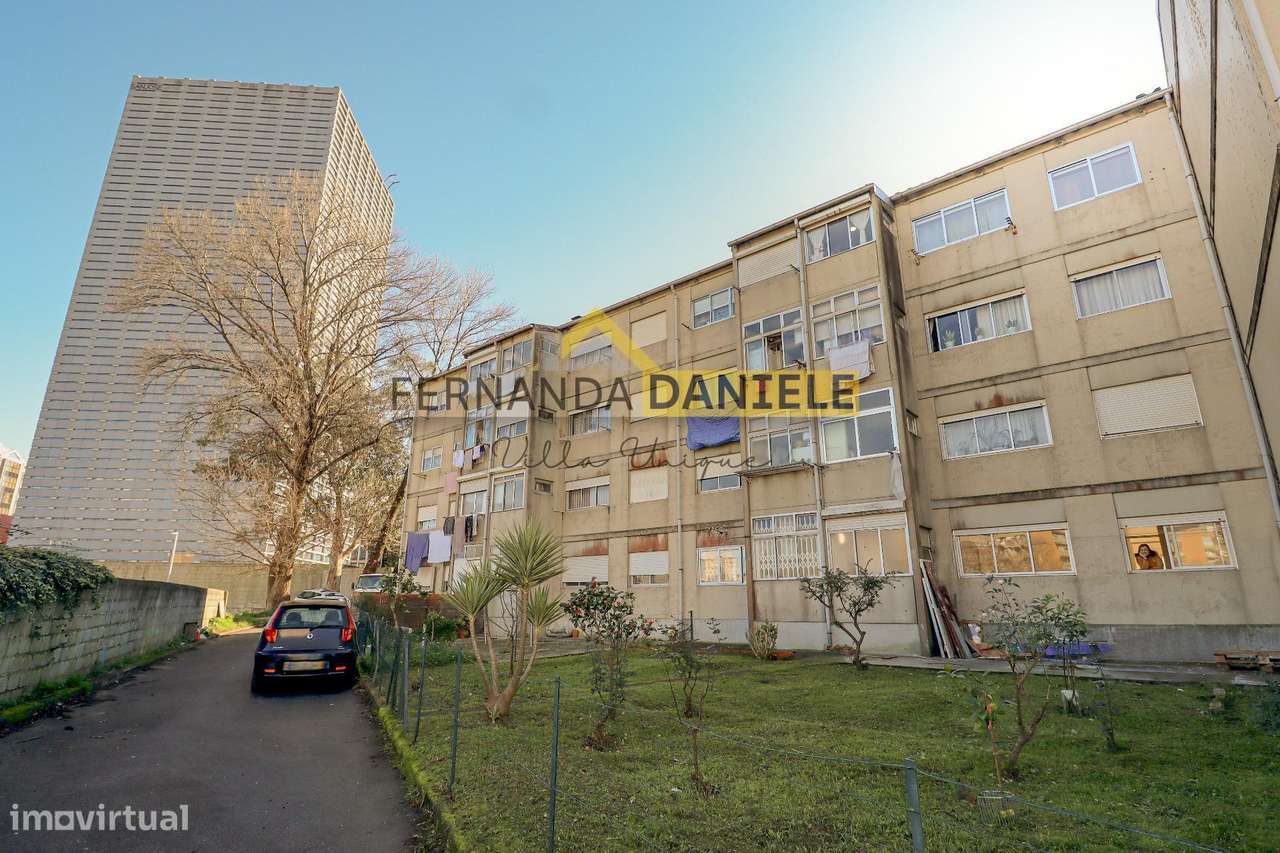 Apartamento T3 remodelado, em localização privilegiada do Porto-20