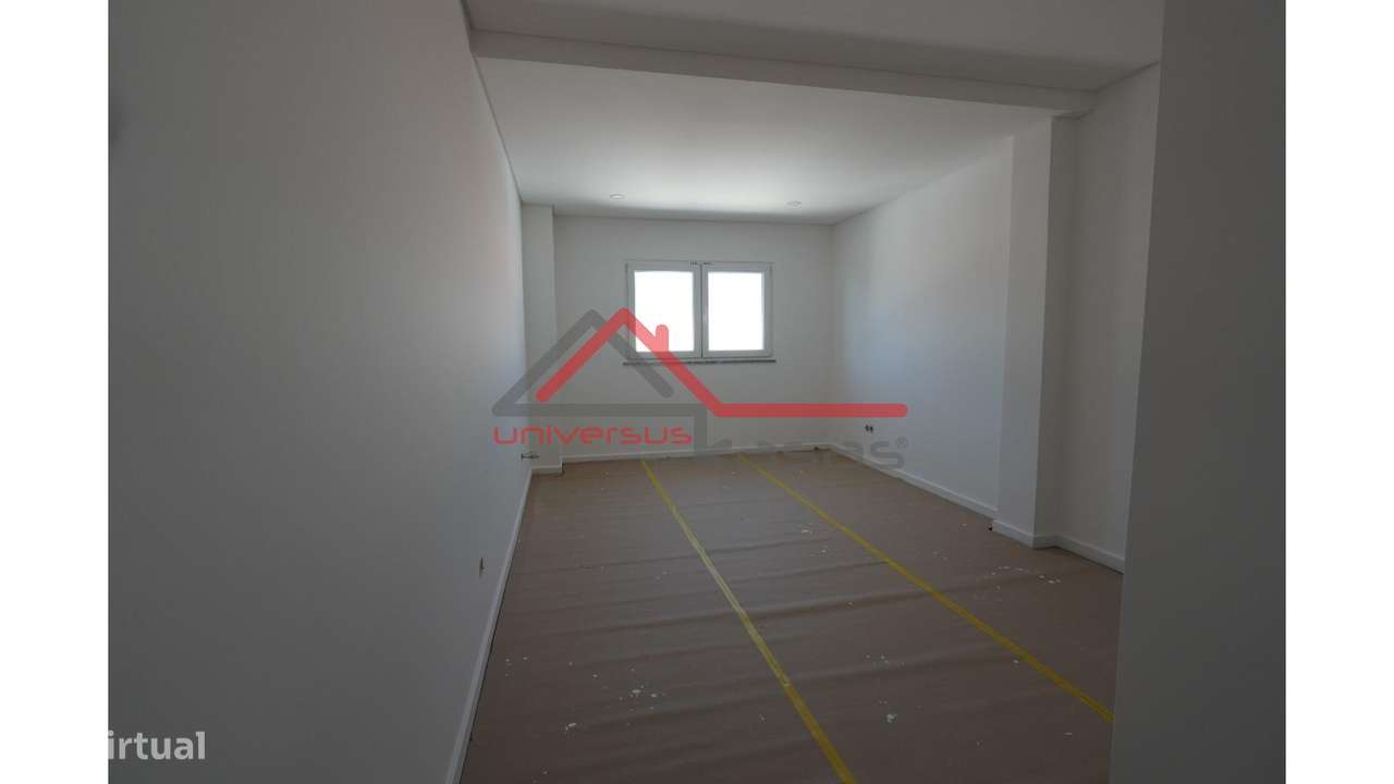Moradia Geminada T3 em Alto Estanqueiro-14