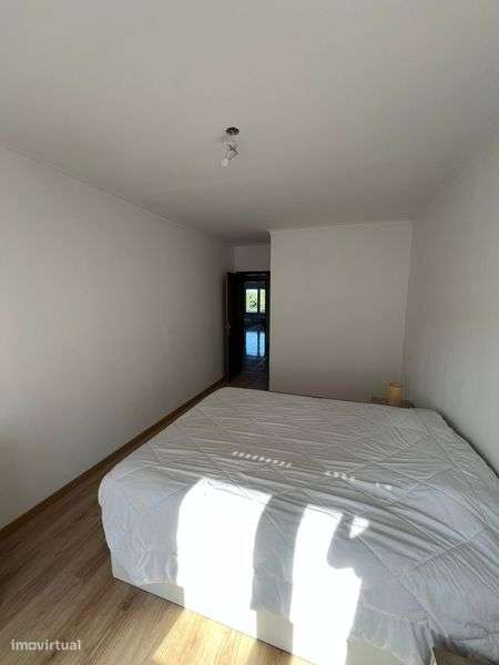 T2 Santa Marta,2 WC, arrecadação e parqueamento - Grande imagem: 5/12