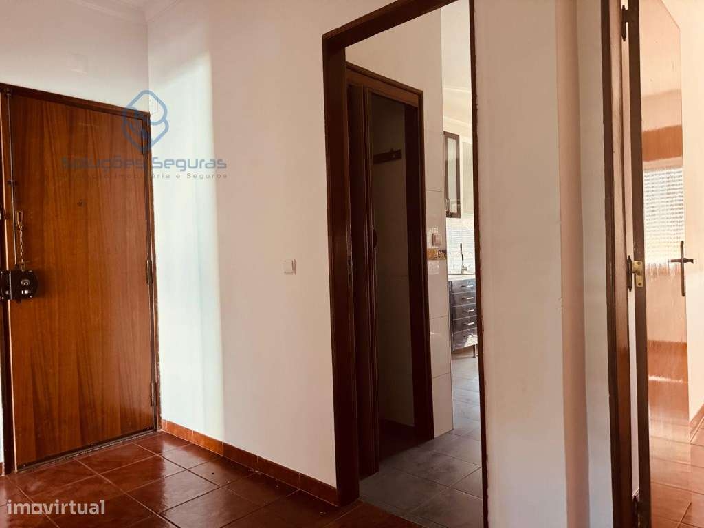Apartamento T2 | Arrecadação | Centro Moita 3º andar-12