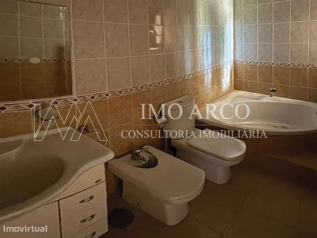 Quinta, com Moradia, Piscina e Adega-18