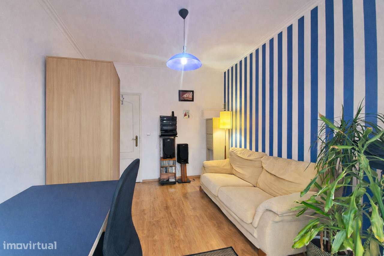 Moradia de 4+1 assolhadas - Muito estimada e pronta a habitar.-17