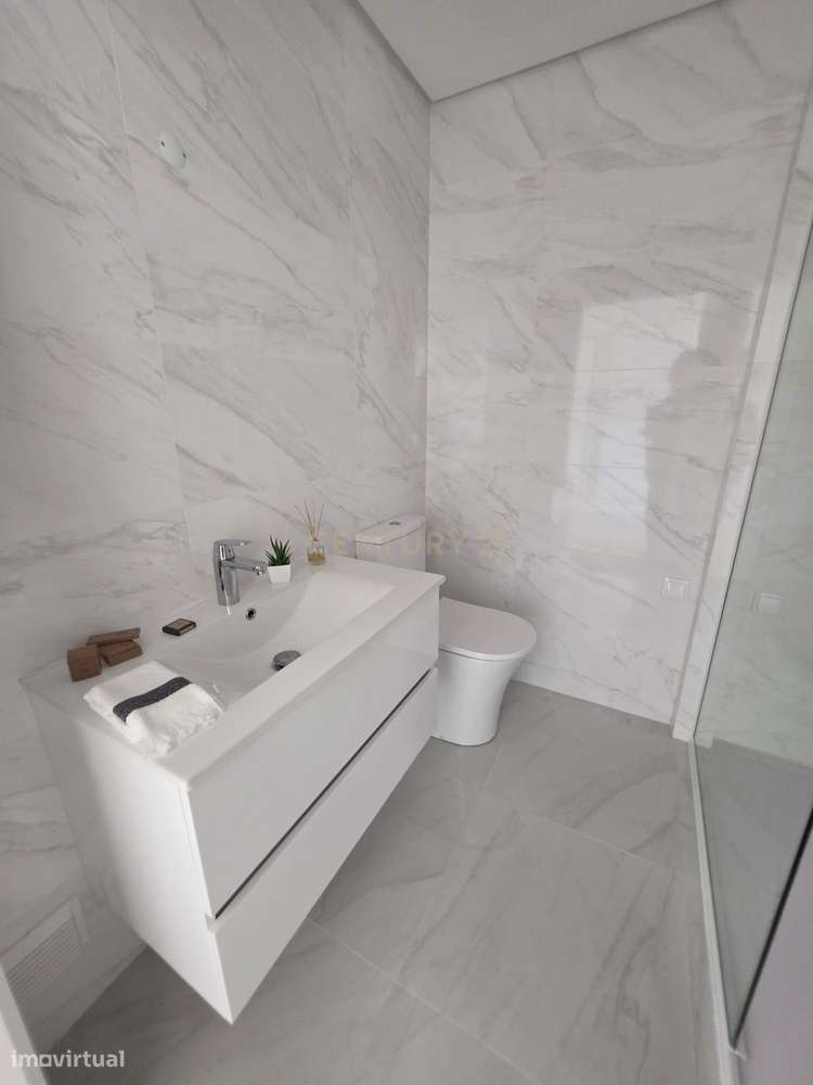 Apartamento T3 Novo em Benfica | varanda aberta | suite | 2 elevadores-23