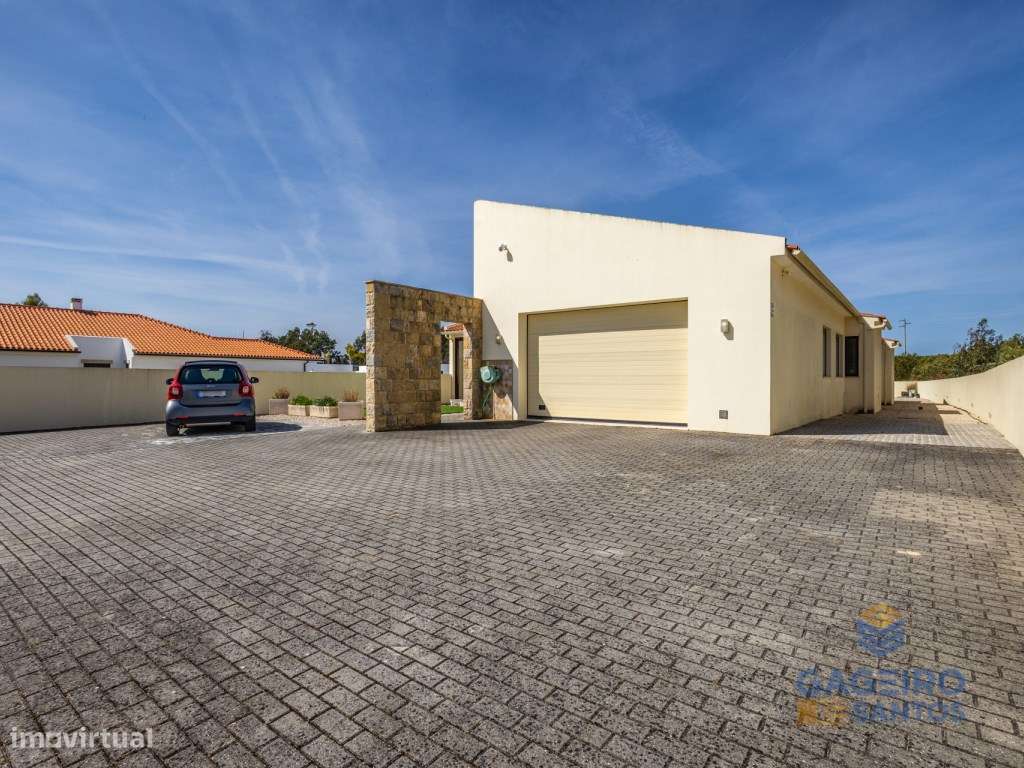 Moradia com piscina e terreno em São Martinho do Porto - Grande imagem: 5/60