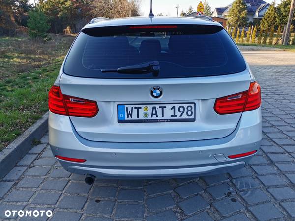 BMW Seria 3 320d Touring xDrive Modern Line - 14