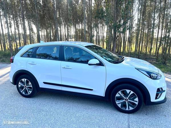 Kia e-Niro EV 64kWh Tech - 3