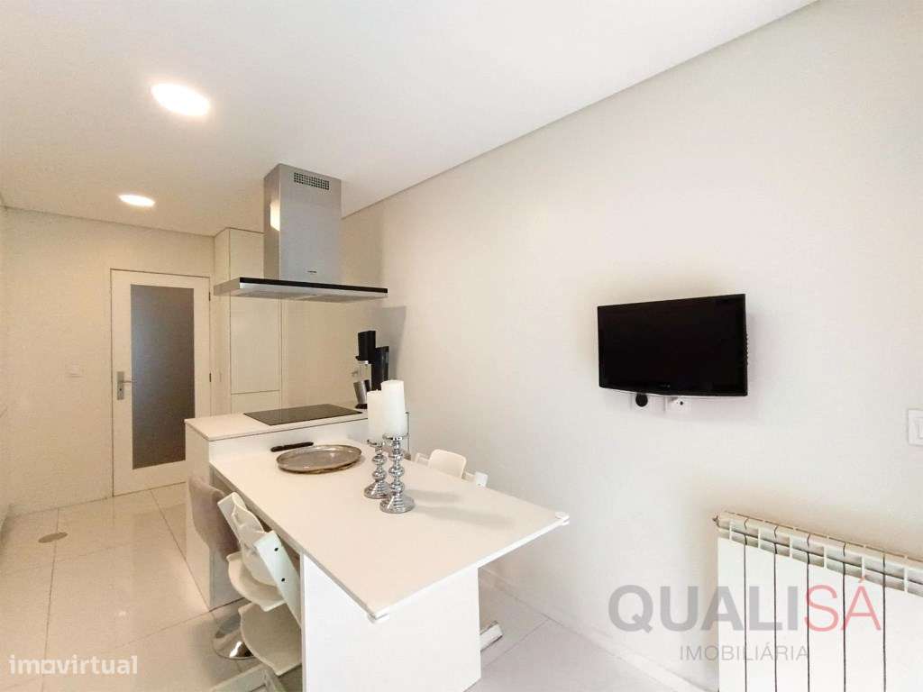 Apartamento T3 de gaveto com varandas, garagem fechada e excelentes...-16