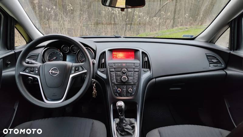 Opel Astra IV 1.4 T Cosmo - 9