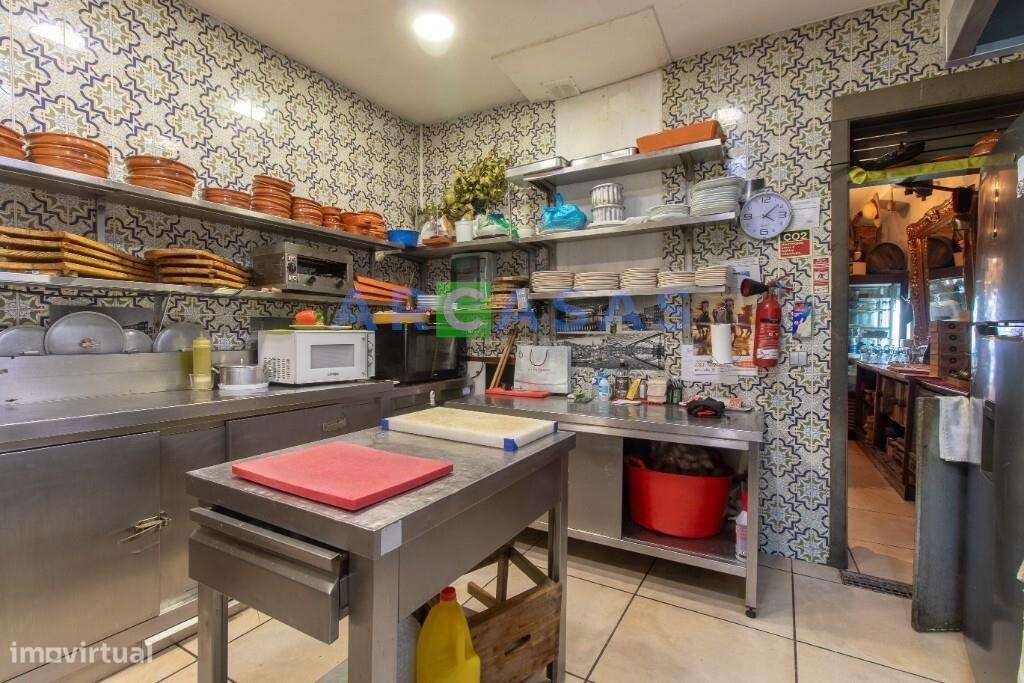 Trespasse de Restaurante Tradicional no Porto: Poveiros, Passos Manuel-18