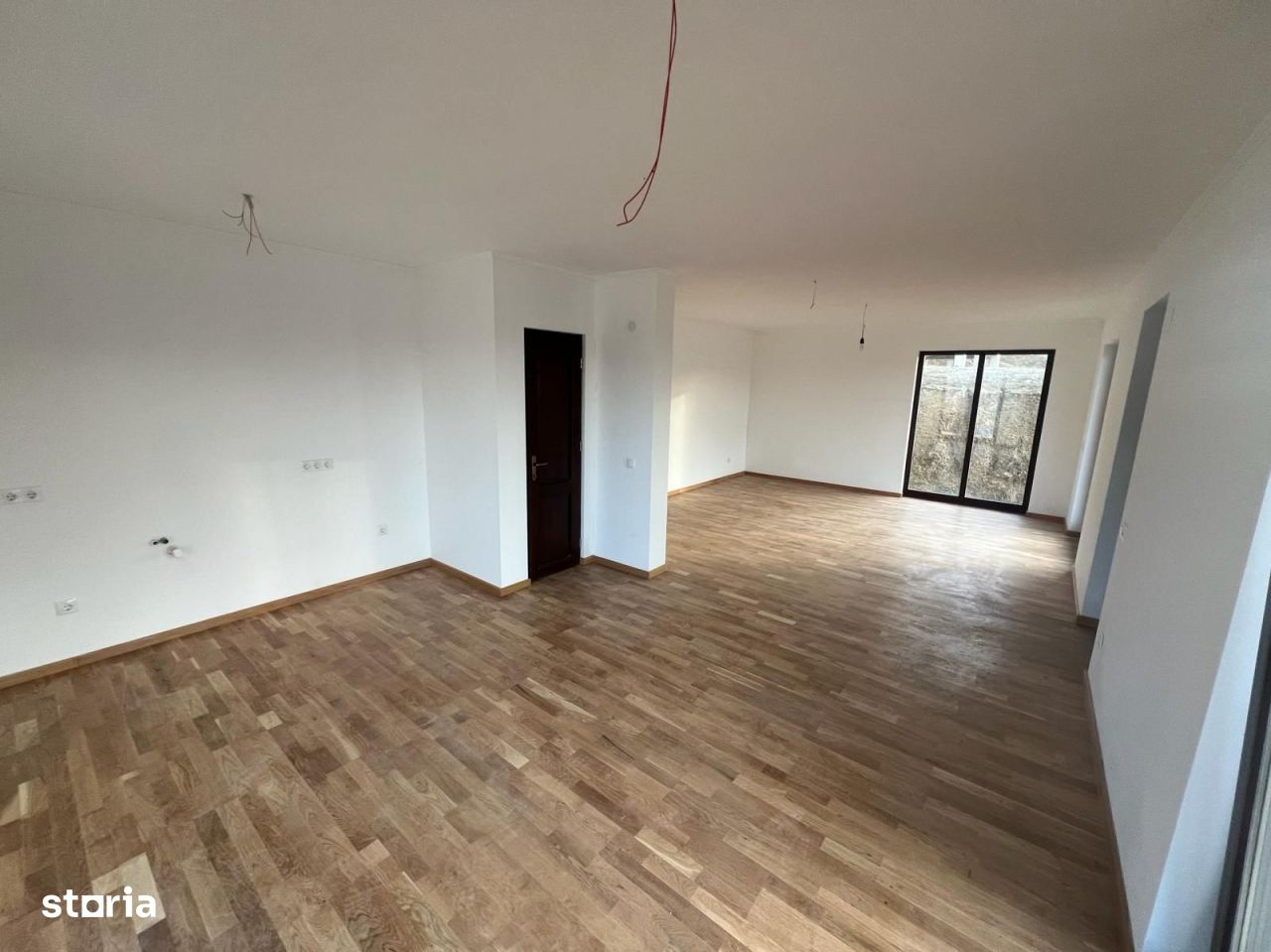 Casa de lux 4 camere,2 băi, la cheie 140 mp,480 mp teren