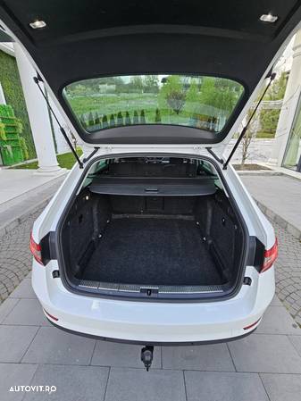 Skoda Superb 2.0 TDI DSG Ambition - 13