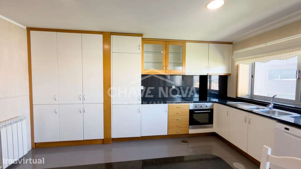 Apartamento T2 Mobilado c/ Lugar de Garagem em Oliveira do Douro-6