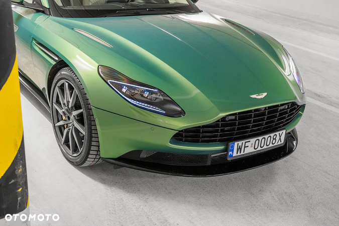 Aston Martin DB11 V8 - 6