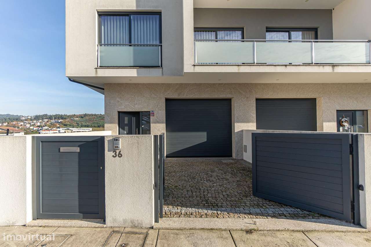 Moradia T3 em Lousada | Terraço e Garagem-44