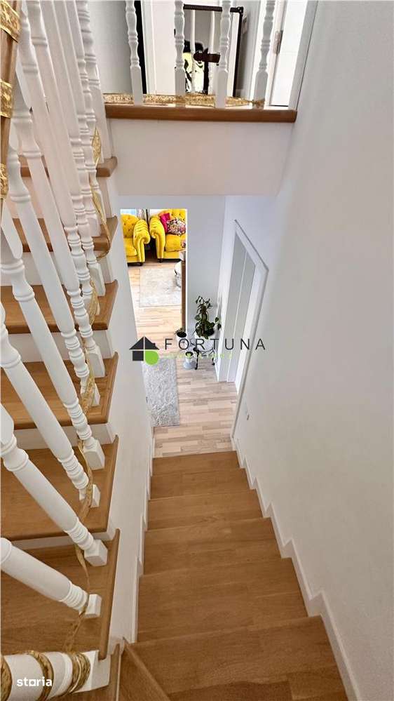 Casa 5 camere constructie noua 440 mp teren Sacele-6