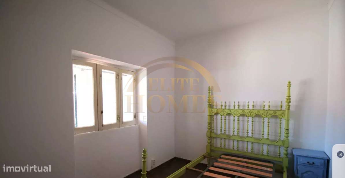 Moradia T5 de 2 Pisos com logradouro, garagem para 4 carros e churrasq - Grande imagem: 5/25