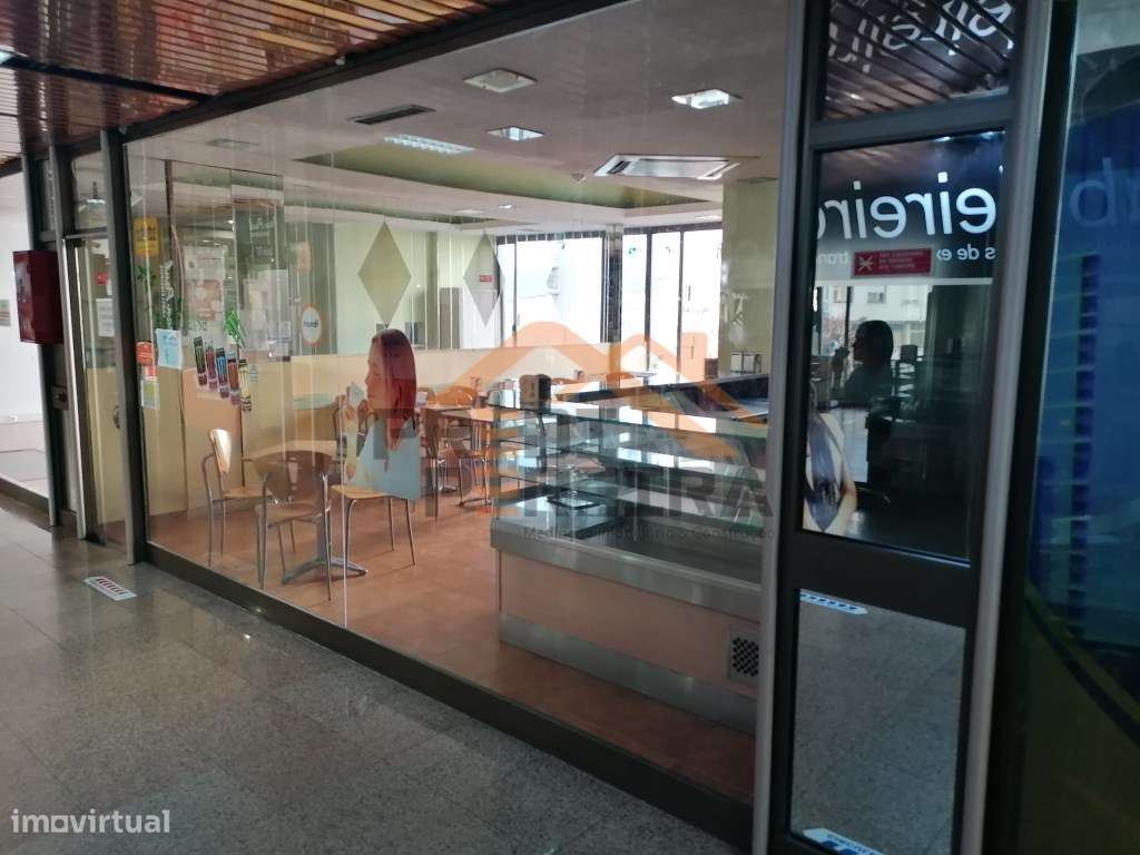 Loja localizada no Centro Comercial Oceano. - Grande imagem: 4/26