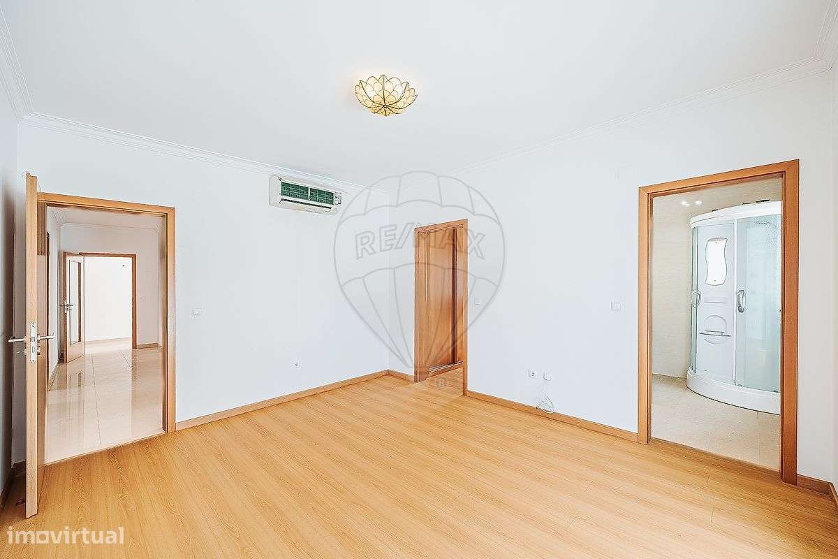 Moradia T4 para venda-23