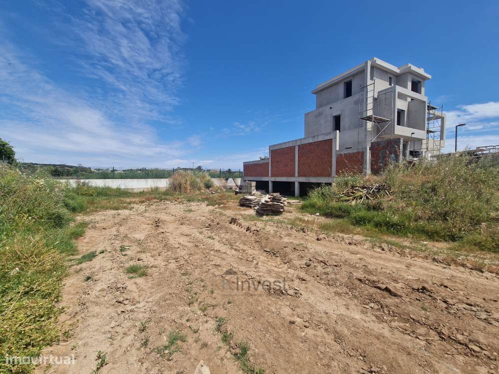 Lote Urbano para Moradia T4, junto ao Verdelago Resort, com PIP aprova-7