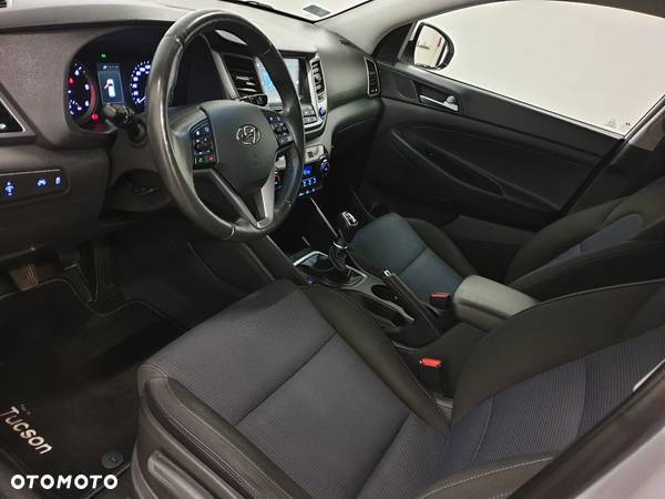 Hyundai Tucson 2.0 CRDI BlueDrive Style 2WD - 36