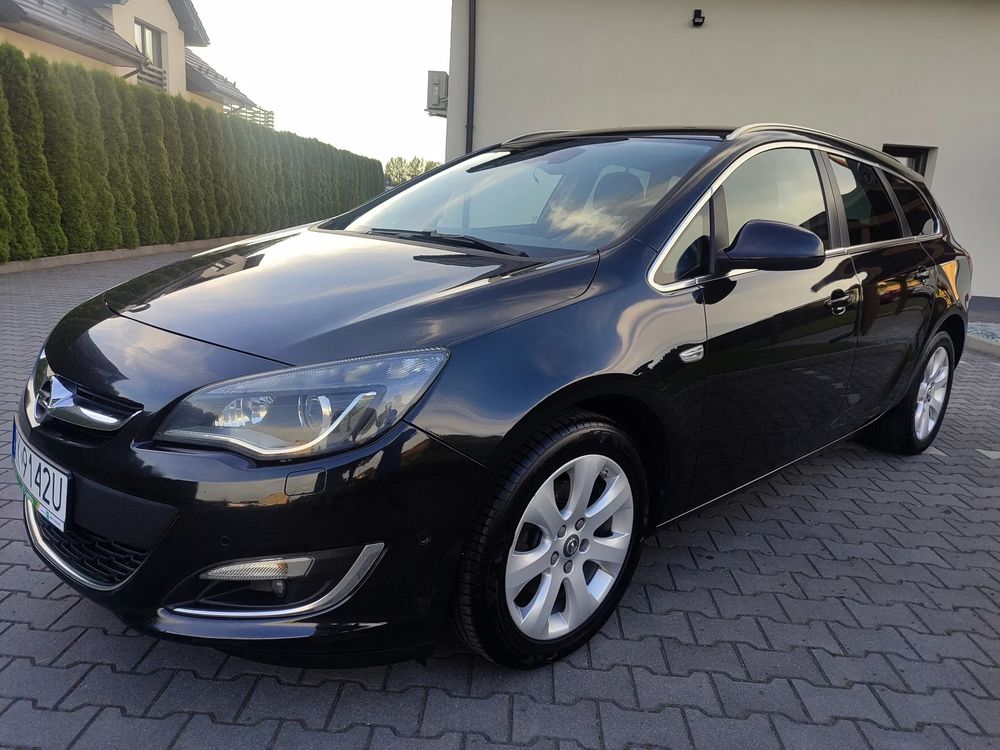 Opel Astra J 1.6 CDTI DPF ecoFLEX TourerStart/Stop Exklusiv 2015