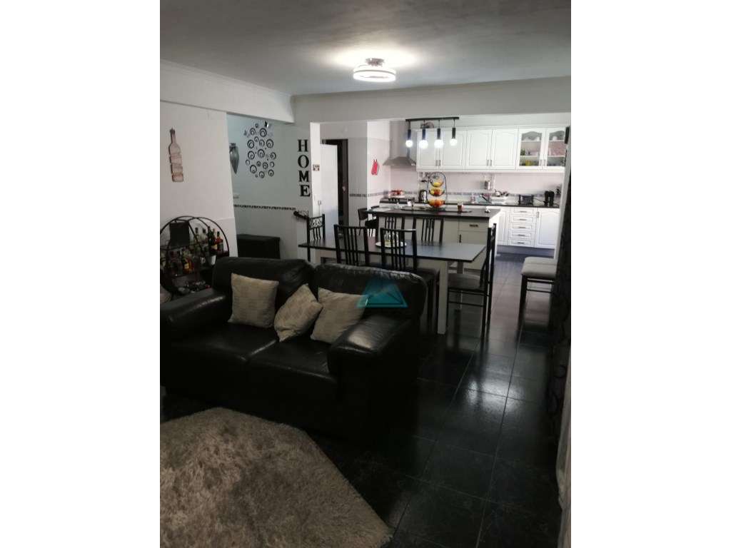ApartamentoT2 com Open Space e 2 Entradas Independentes na Baixa da...-8