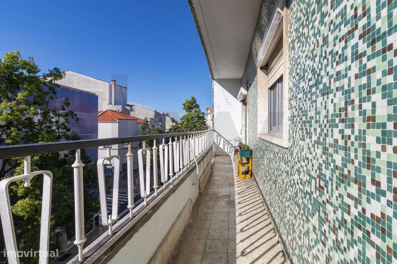 Apartamento T4 em Plena Rua Capitão Leitão – O Coração de Almada a Seu - Grande imagem: 4/37