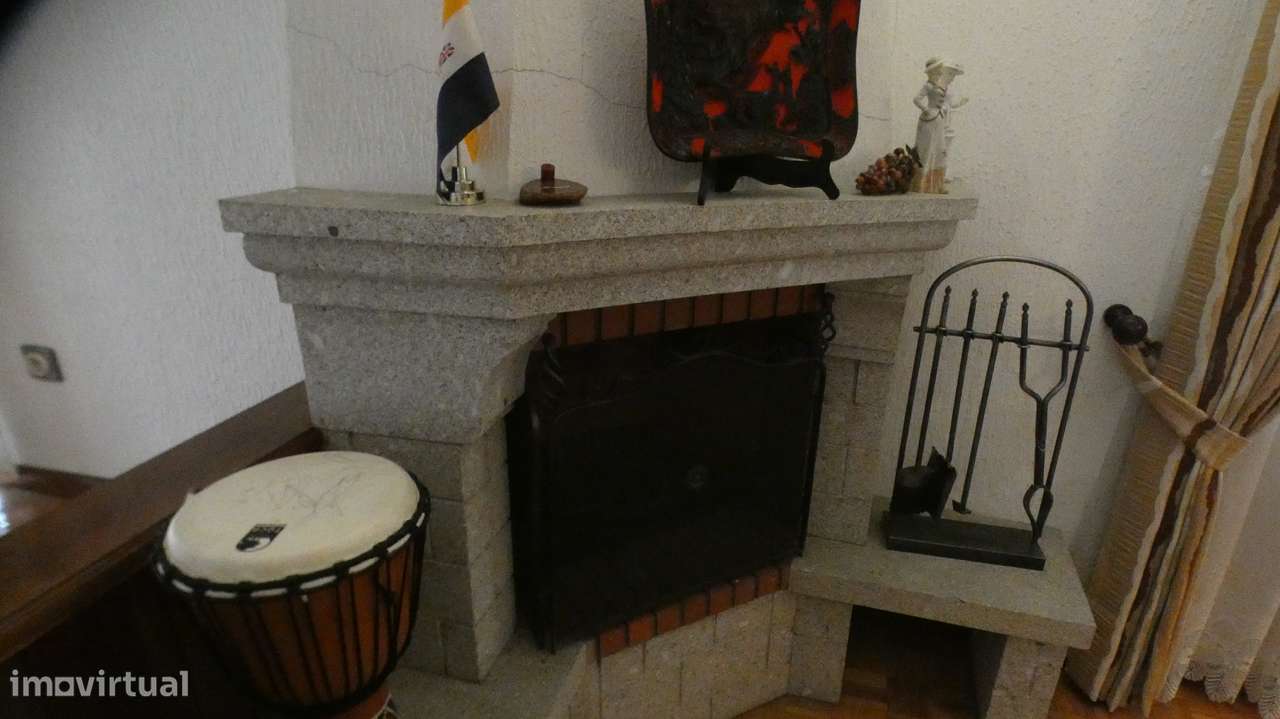 Moradia T5 S. Mamede Coronado-12