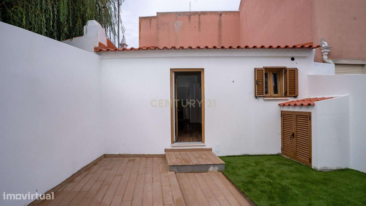 Moradia totalmente remodelada em Santa Cruz- Póvoa de Penafirme – A 5-22