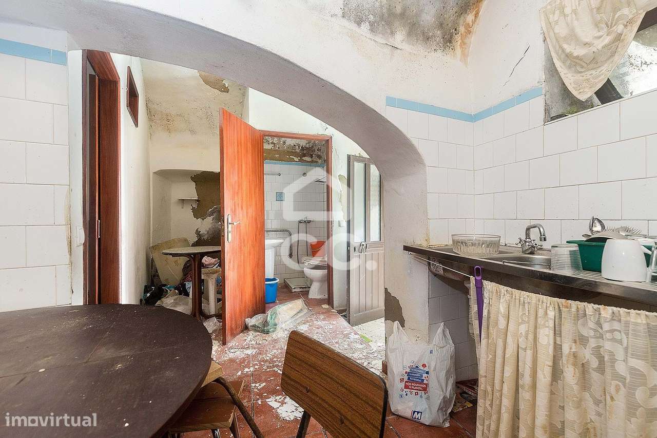 Prédio de gaveto c/ 2 moradias para recuperar | Arraiolos, Évora - Grande imagem: 5/27