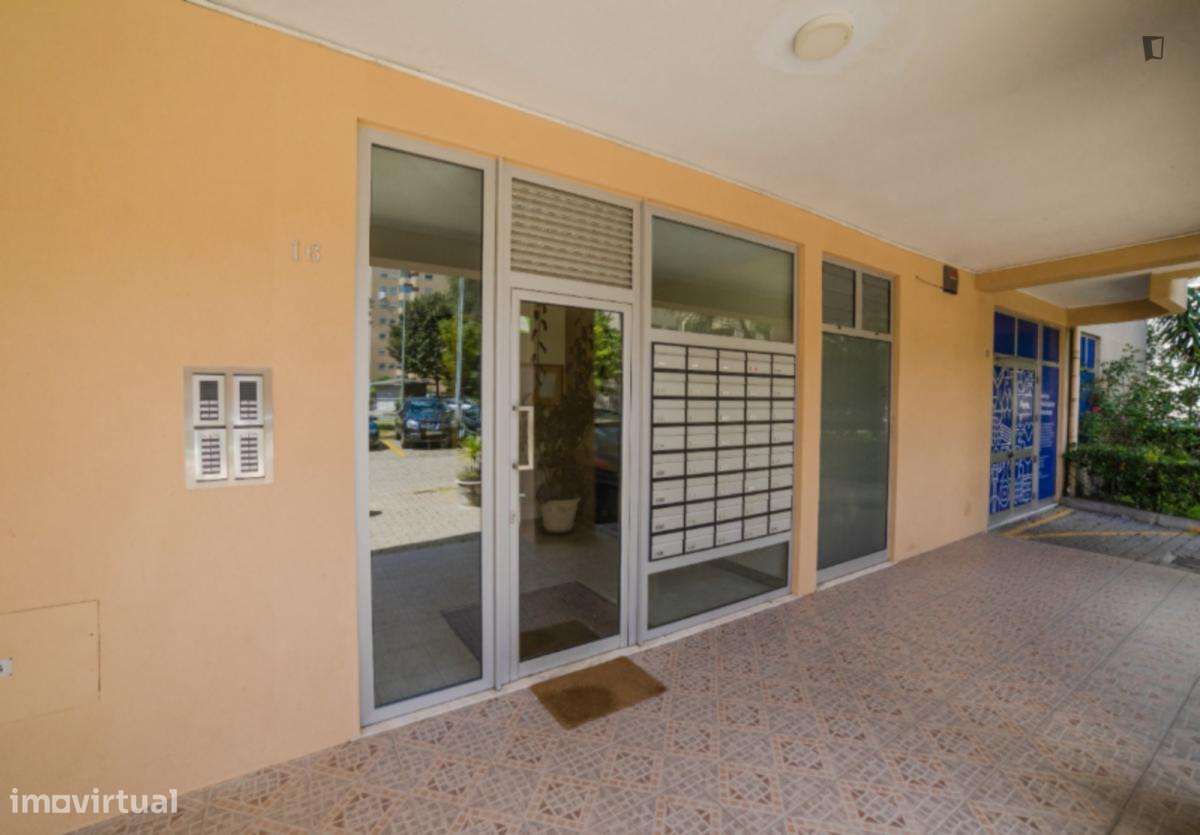 Quarto - localizado em Paranhos Porto - Grande imagem: 3/7