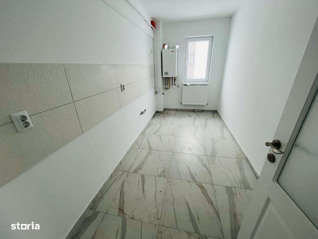 Apartament cu 2 camere, decomandat, zona Capat Cug - Imagine principală: 3/4