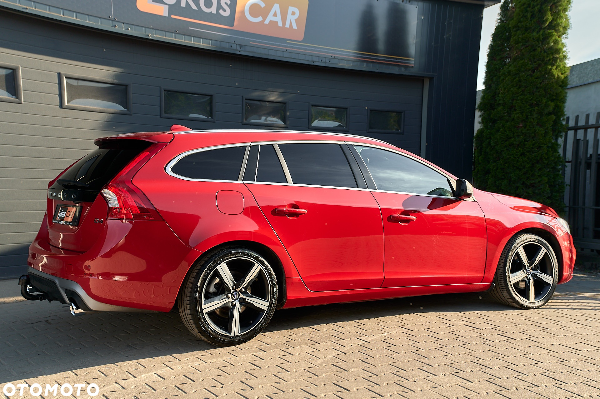 Volvo V60 D4 Geartronic R-Design - 10