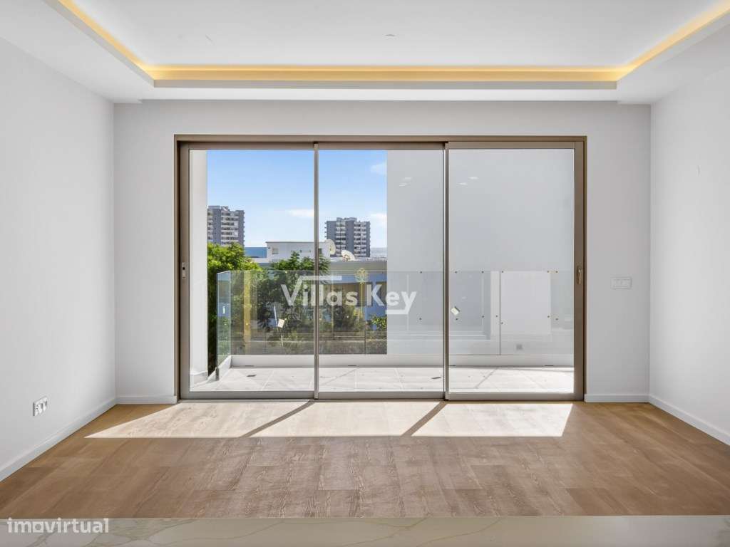 Apartamento T1 situado no centro de Alvor - Grande imagem: 2/22