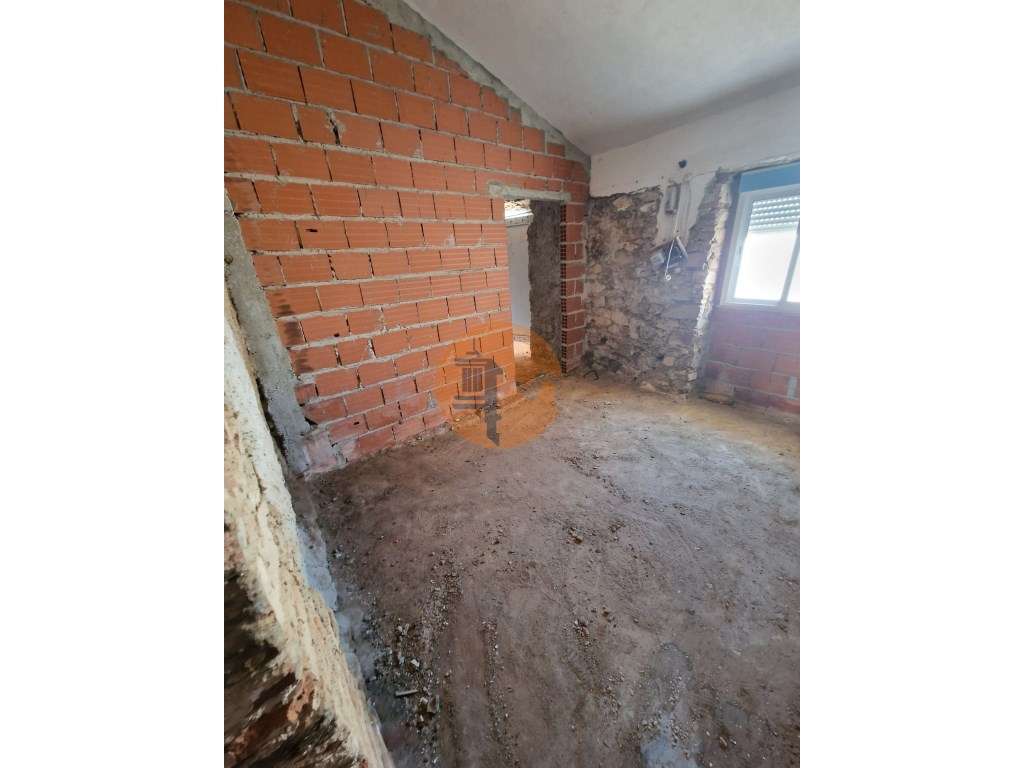 Moradia T3 para Remodelação Total no Coração do Azinhal - Grande Po...-6