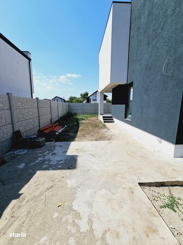 Casa/Vila Parter + 1Etaj/4 camere/Com.Berceni/Comision 0%-8