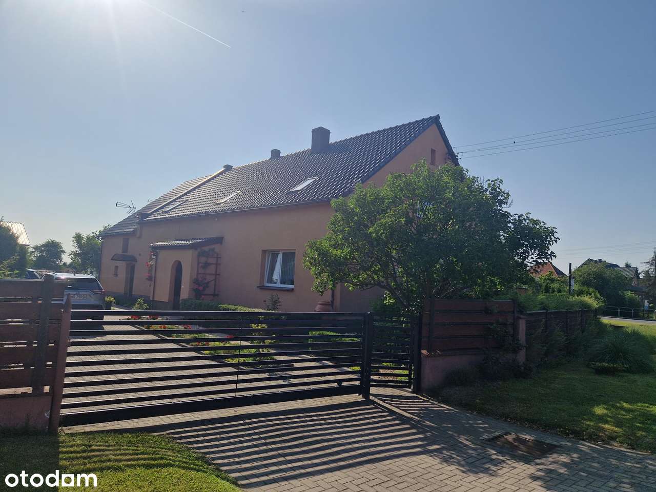 Dom z pięknym ogrodem w m. Głoska (obok Brzegu Dolnego) – 250 m² - Pełny obrazek: 3/9