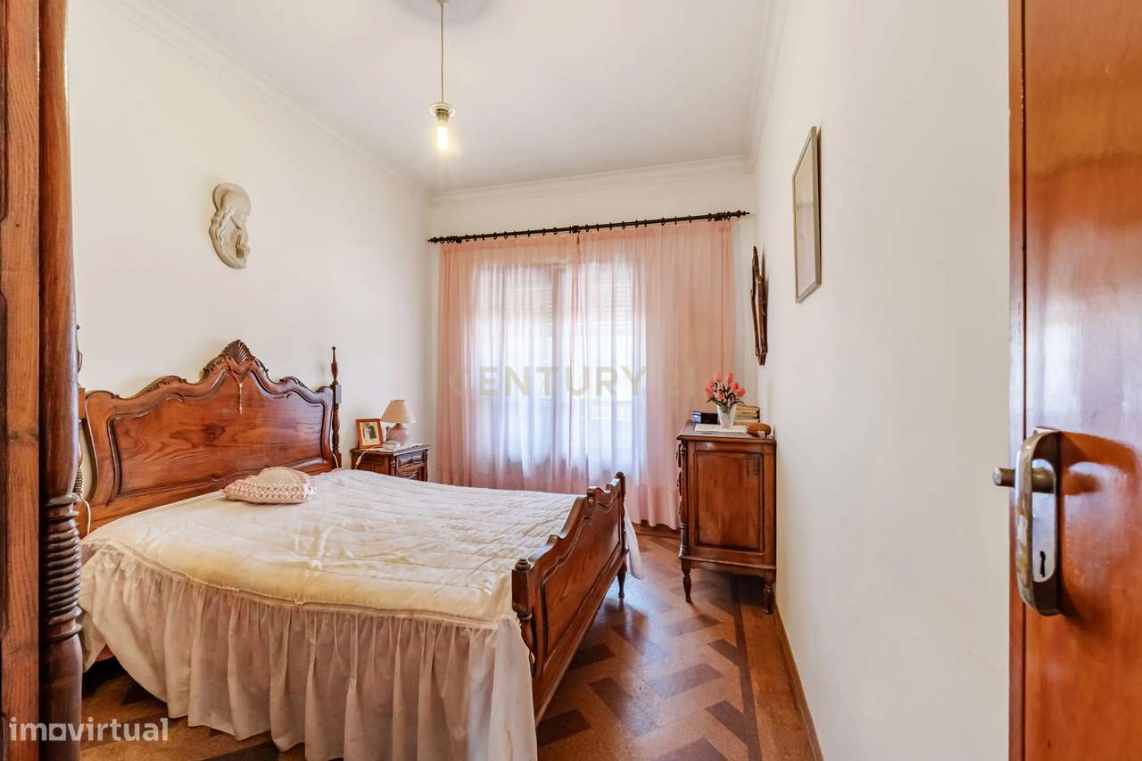 Apartamento T4 - Laranjeiro-6