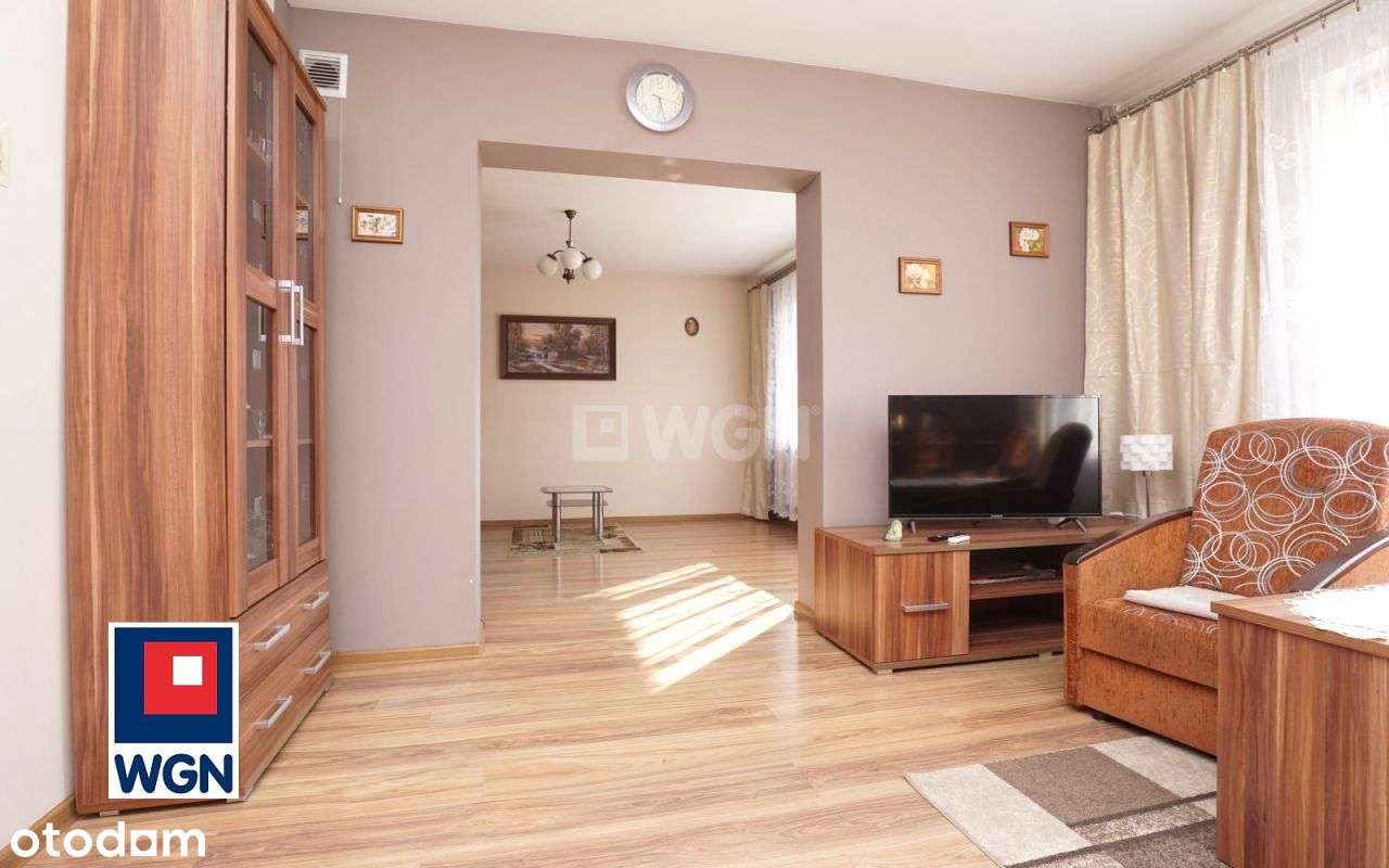 Praktyczny dom z dużym terenem..-8