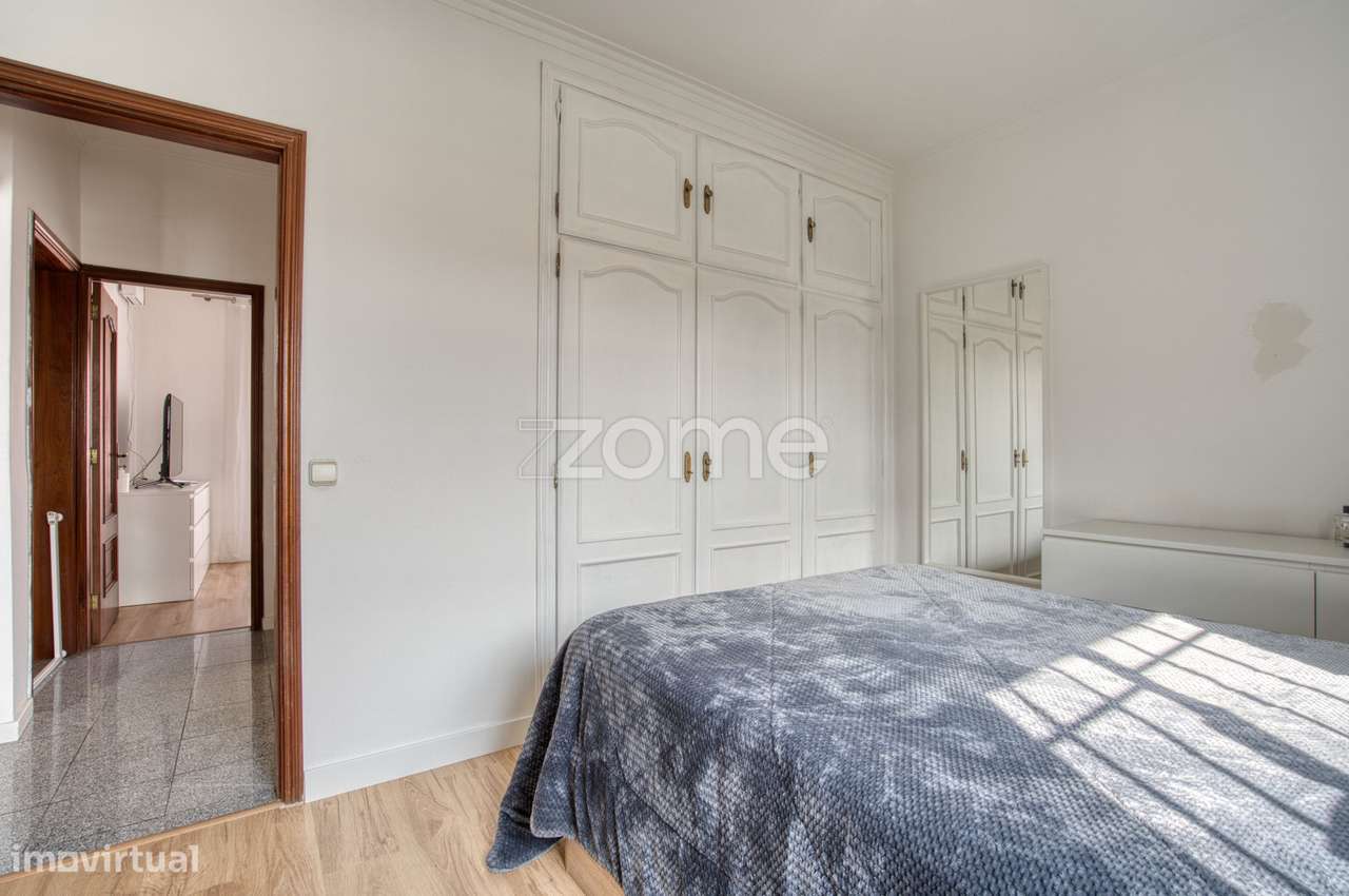 Moradia com terraço em Famões-24