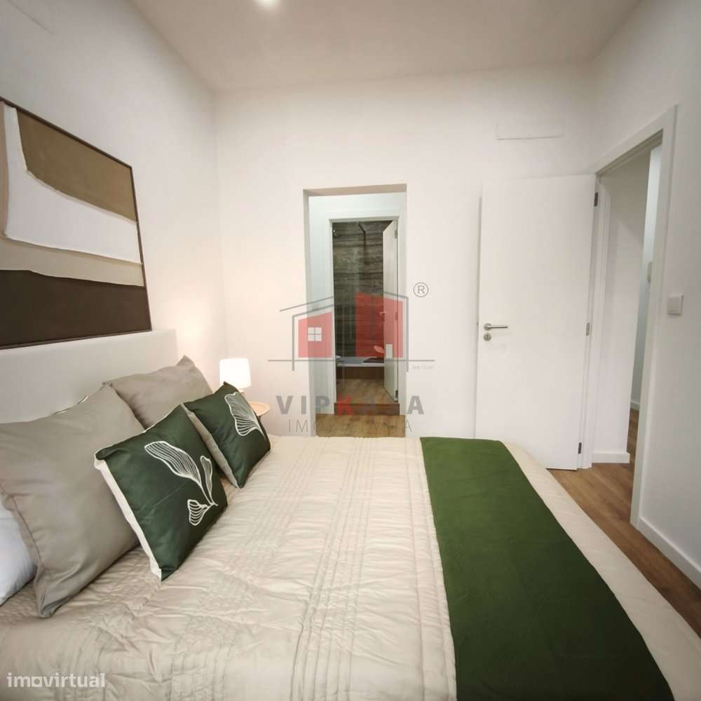 Apartamento T3 Remodelado em Benfica-20