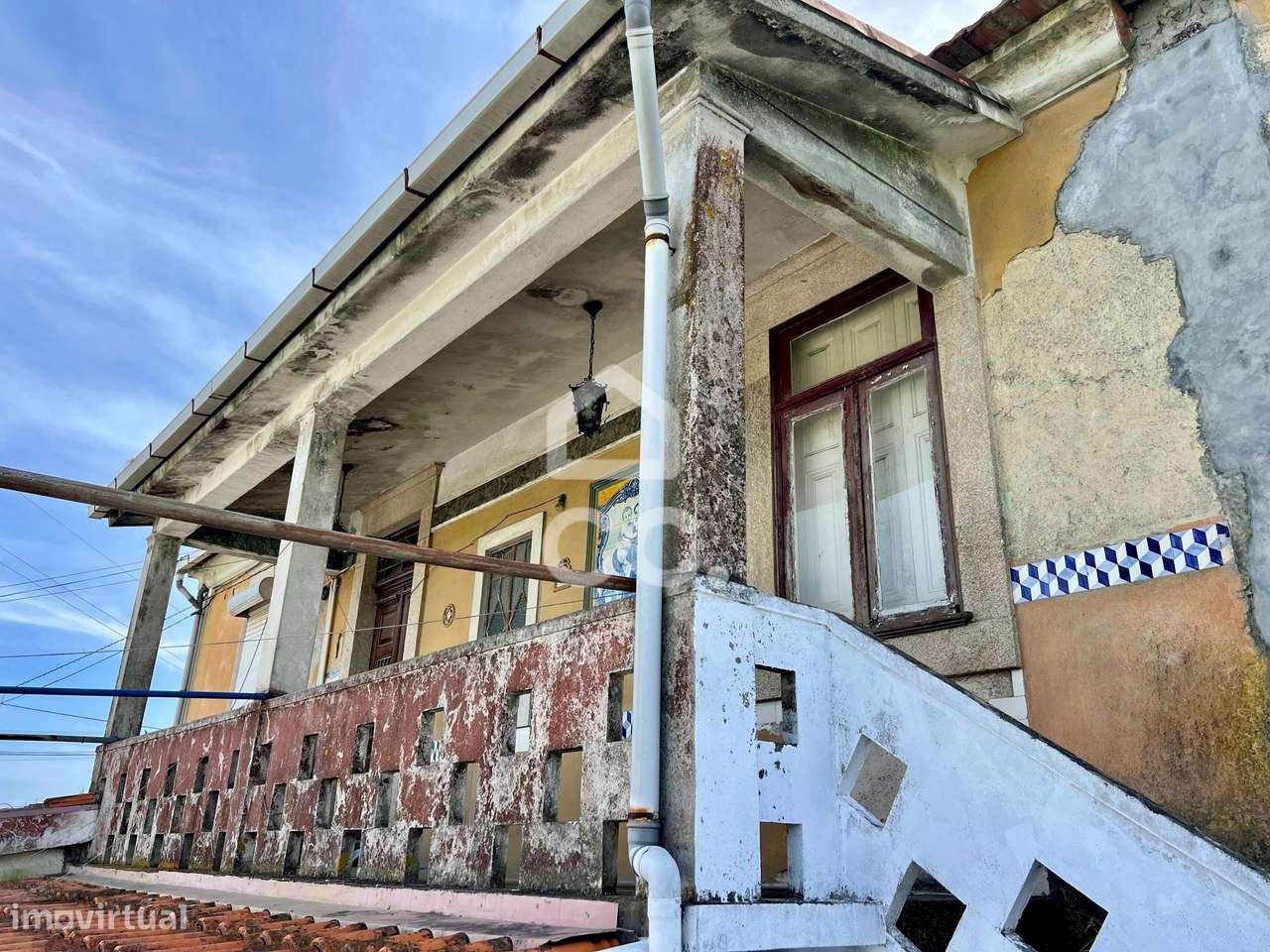 Quinta Senhorial T7 para reabilitação com elevado potencial construtiv-9