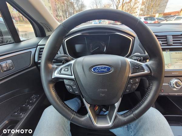 Ford Fusion 2.0 EcoBoost Titanium - 12