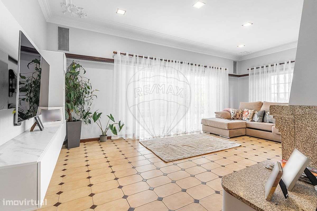 Moradia T5 para venda-17