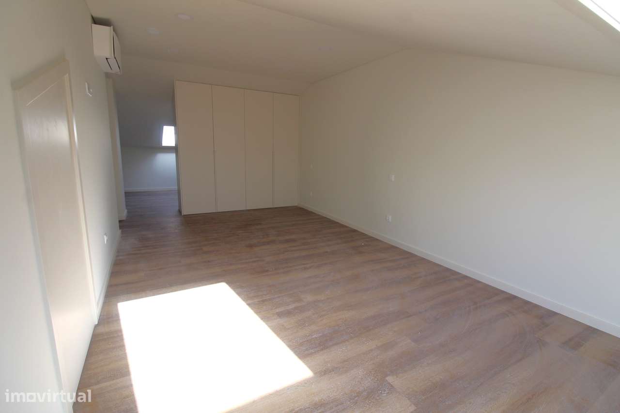Luxuoso T3 Duplex em Viseu-21
