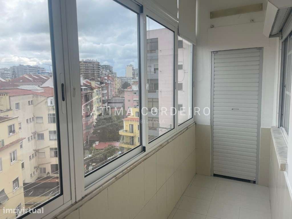 Apartamento T2 com terraço Praça Gil Vicente-12