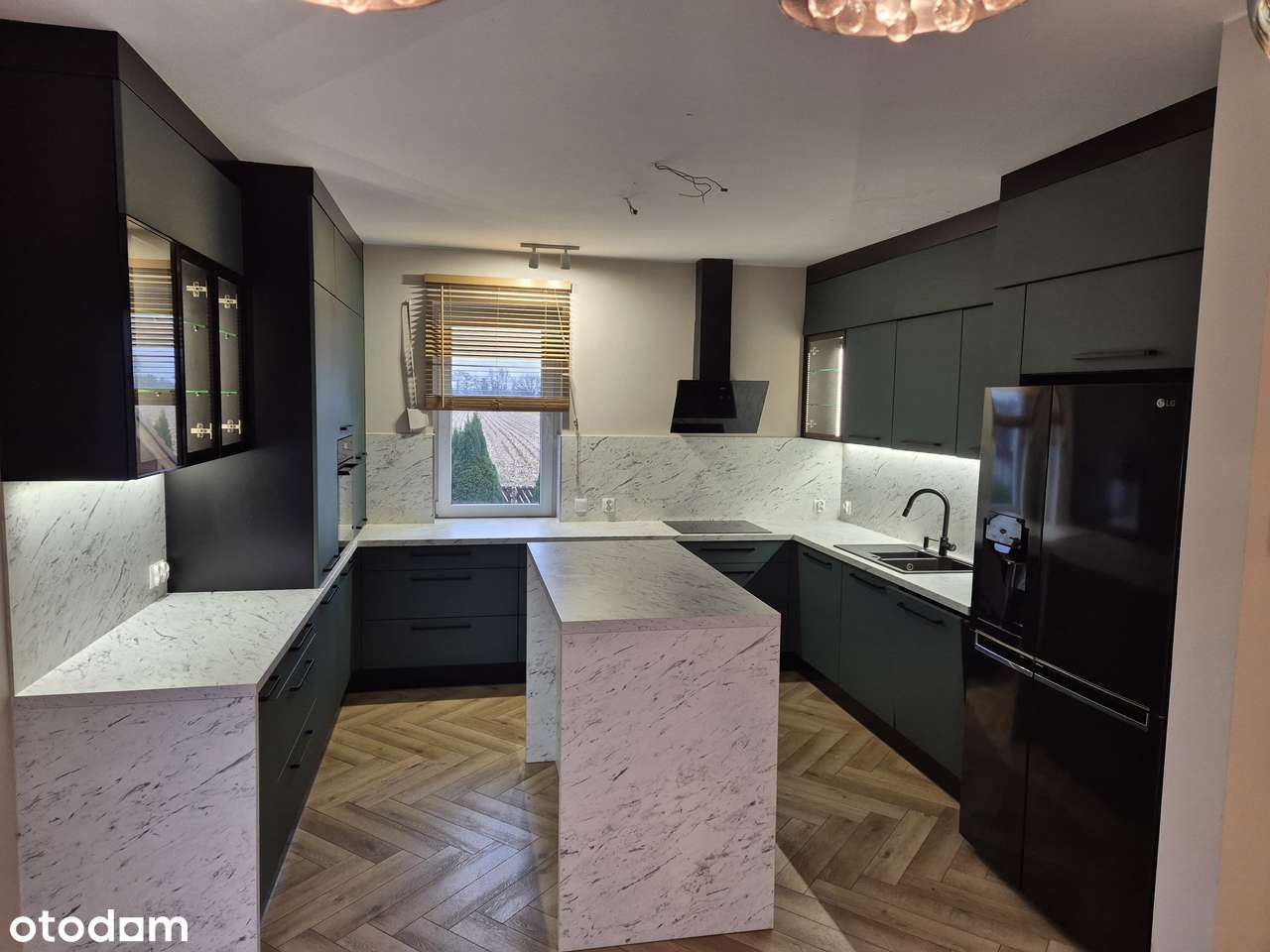 Komfortowy dom rezydencjonalny z basenem i ogrodem  275 m² - Pełny obrazek: 4/15