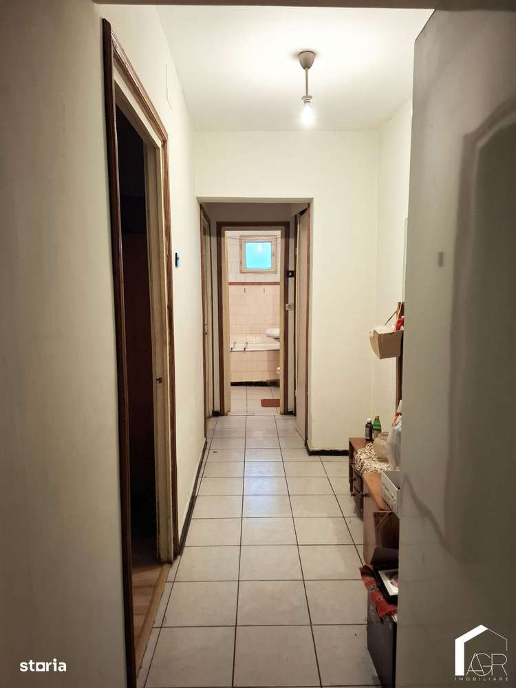 Apartament cu 3 camere, decomandat, zona P-ta Mihai Viteazu-4